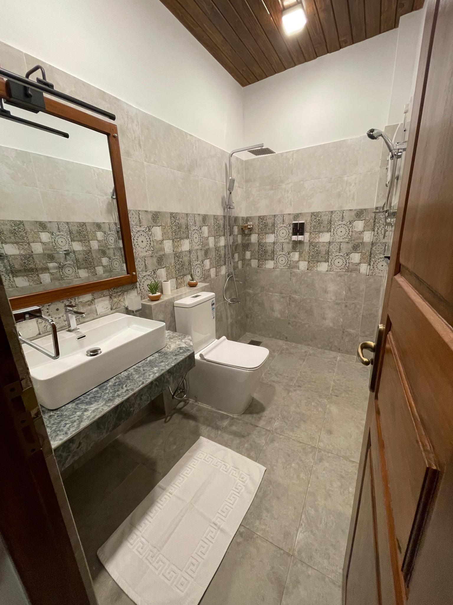 Modern Bathroom